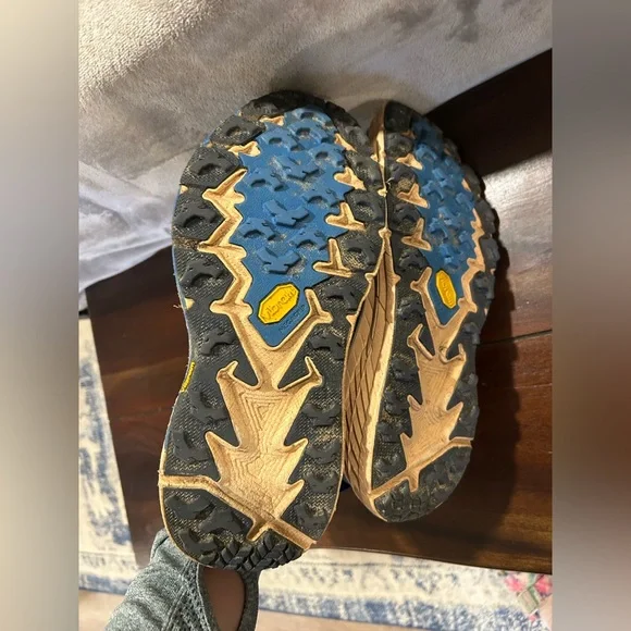 Hoka One One Speedgoat 4 sz 9.5 - Picture 8 of 9